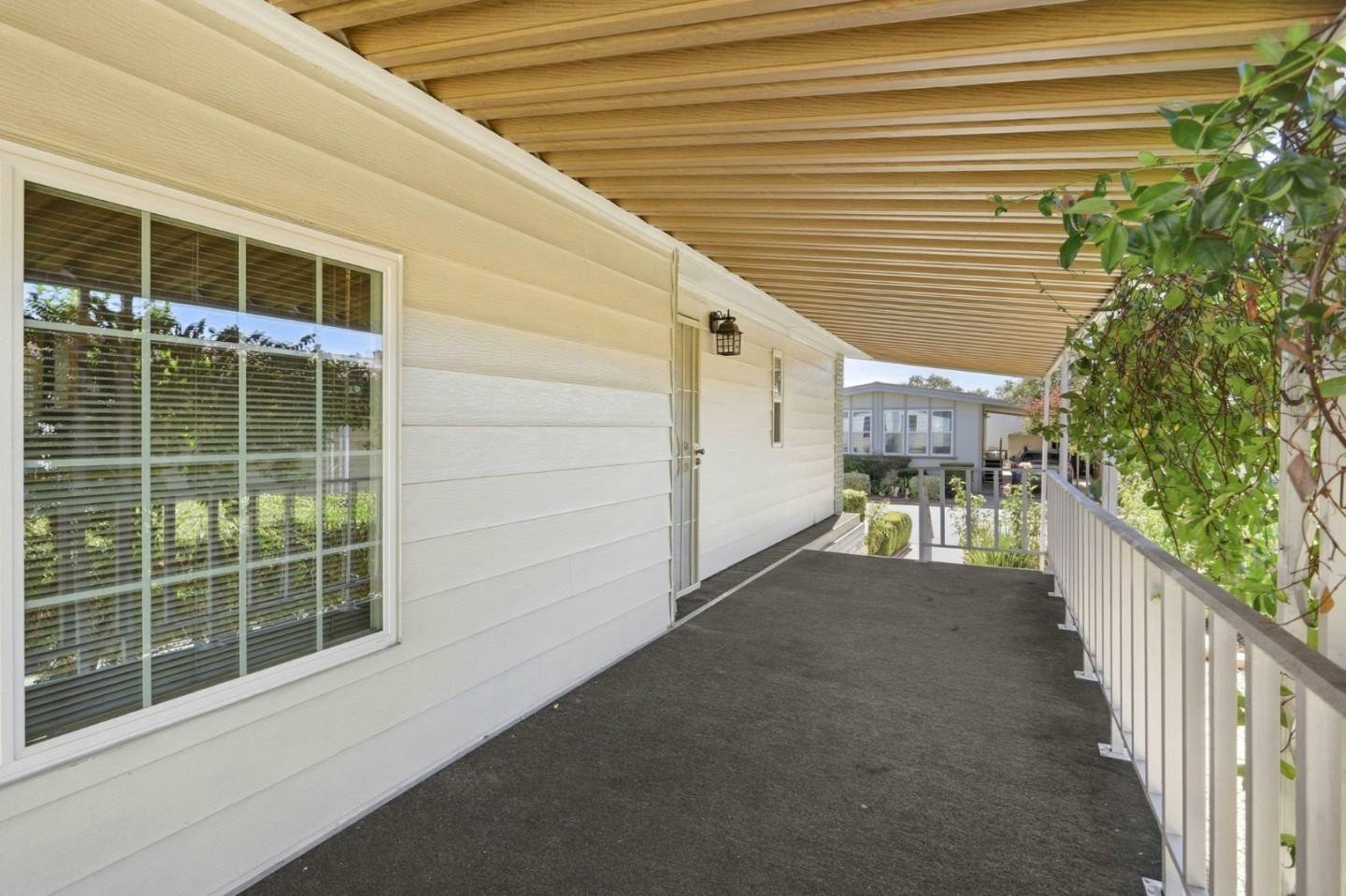 Nhà rộng 2PN Woodbridge 55+, gần Eastridge, đắc địa | 3040 Oakbridge Dr, CA 95121 Nhà rộng 2PN Woodbridge 55+, gần Eastridge, đắc địa | 3040 Oakbridge Dr, CA 95121