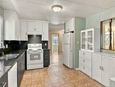 Nhà rộng 2PN Woodbridge 55+, gần Eastridge, đắc địa | 3040 Oakbridge Dr, CA 95121 3040 Oakbridge Dr 3040 San Jose CA 95121 9