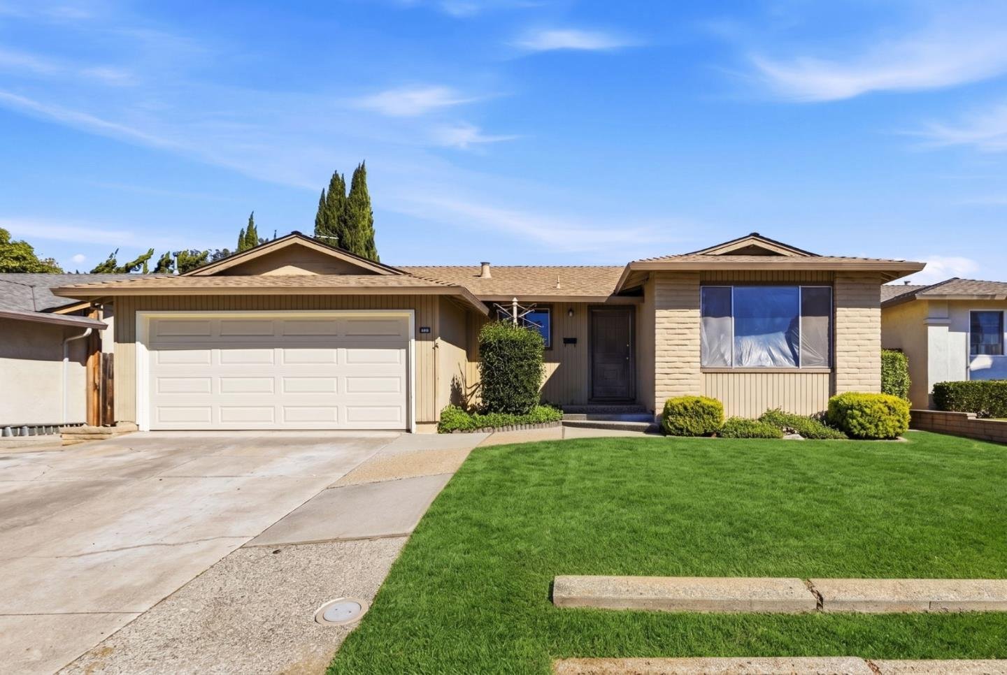 Nhà 4PN Berryessa đắc địa, hồ bơi, gần trường tốt | 1512 Queens Crossing Dr, San Jose, CA 95132